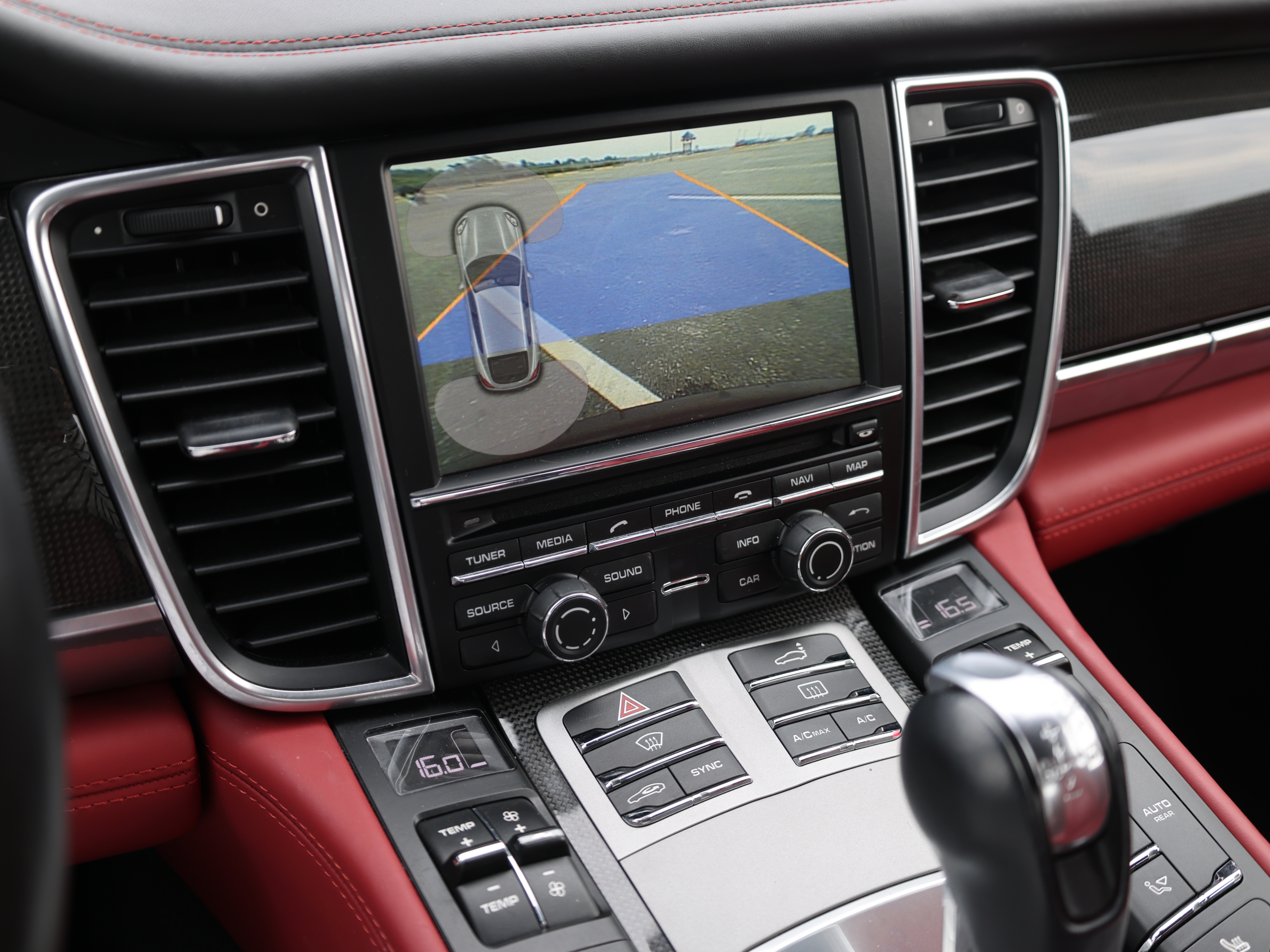 2016 Porsche panamera gts - Image 9